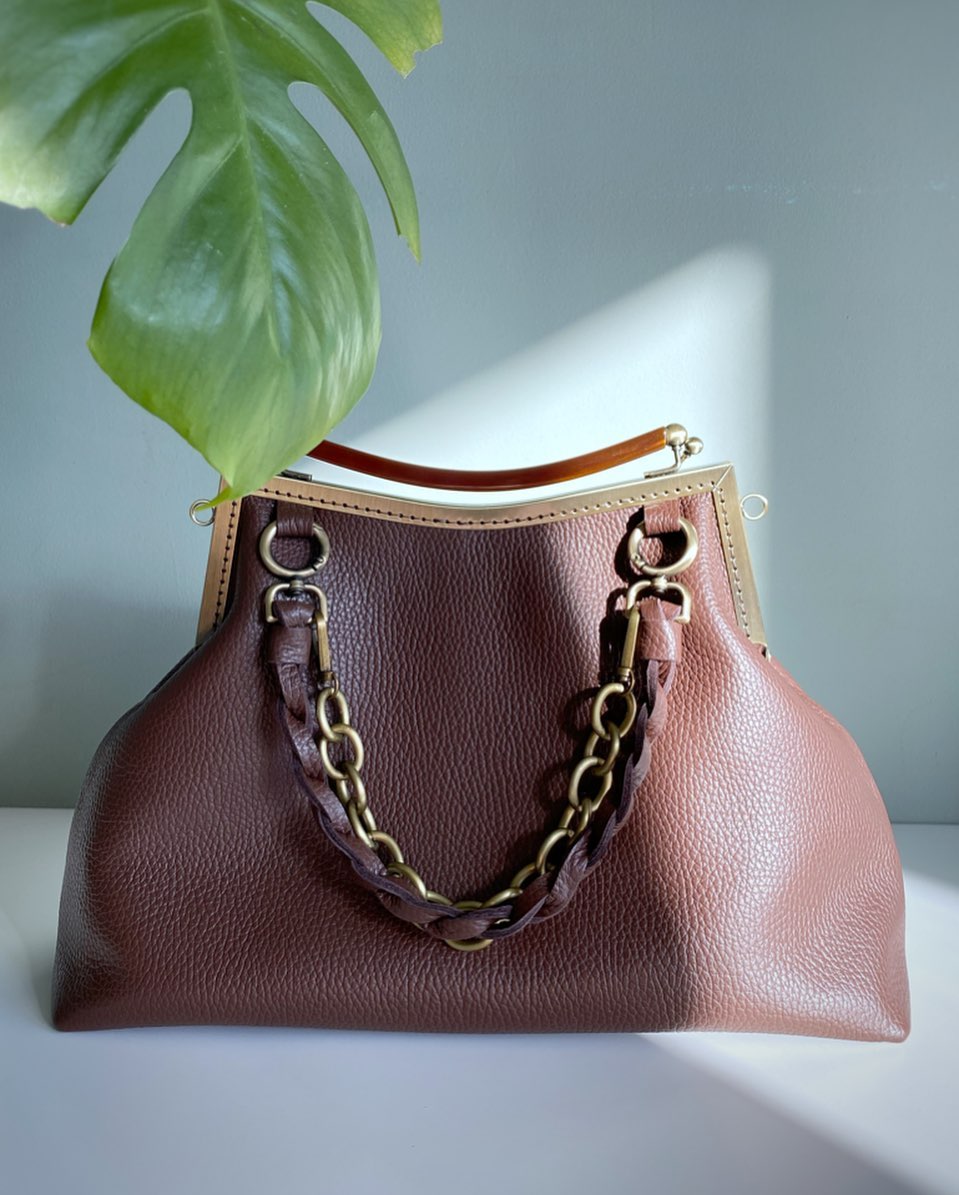 Lost in Vintage Larger Natural – обзор и цена Top Handle Patent Bag