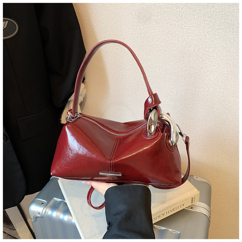 Retro Wine Red Patent Leather  – обзор и цена Top Handle Patent Bag