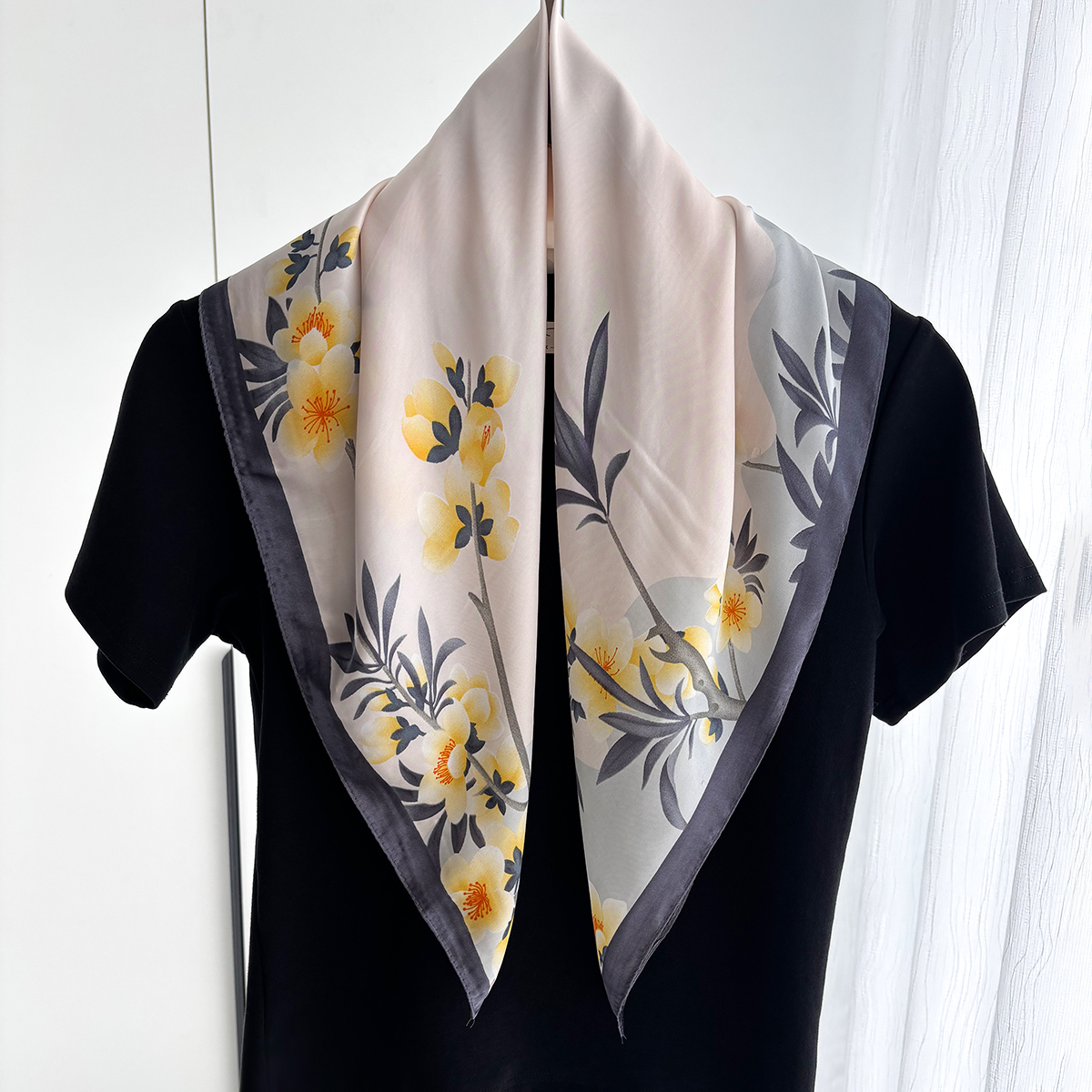 Luxury 70cm Square Scarf For W – обзор и цена Luxury Bags For Summer